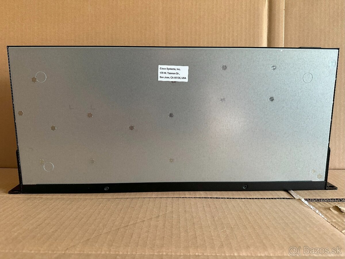 Cisco SG110-24 24-Port Gigabit Switch - 4