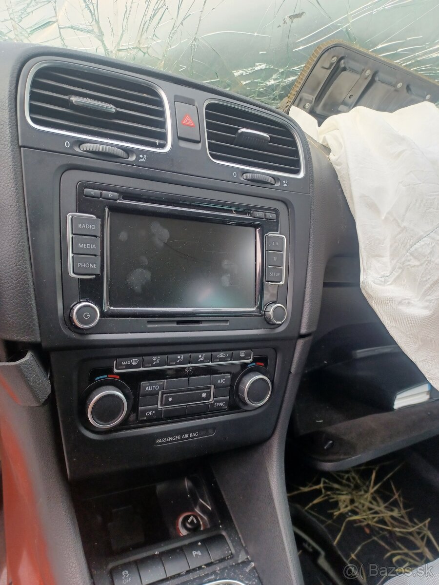 Rozpredám VW Golf VI Variant 1.6Tdi 77kw - 4