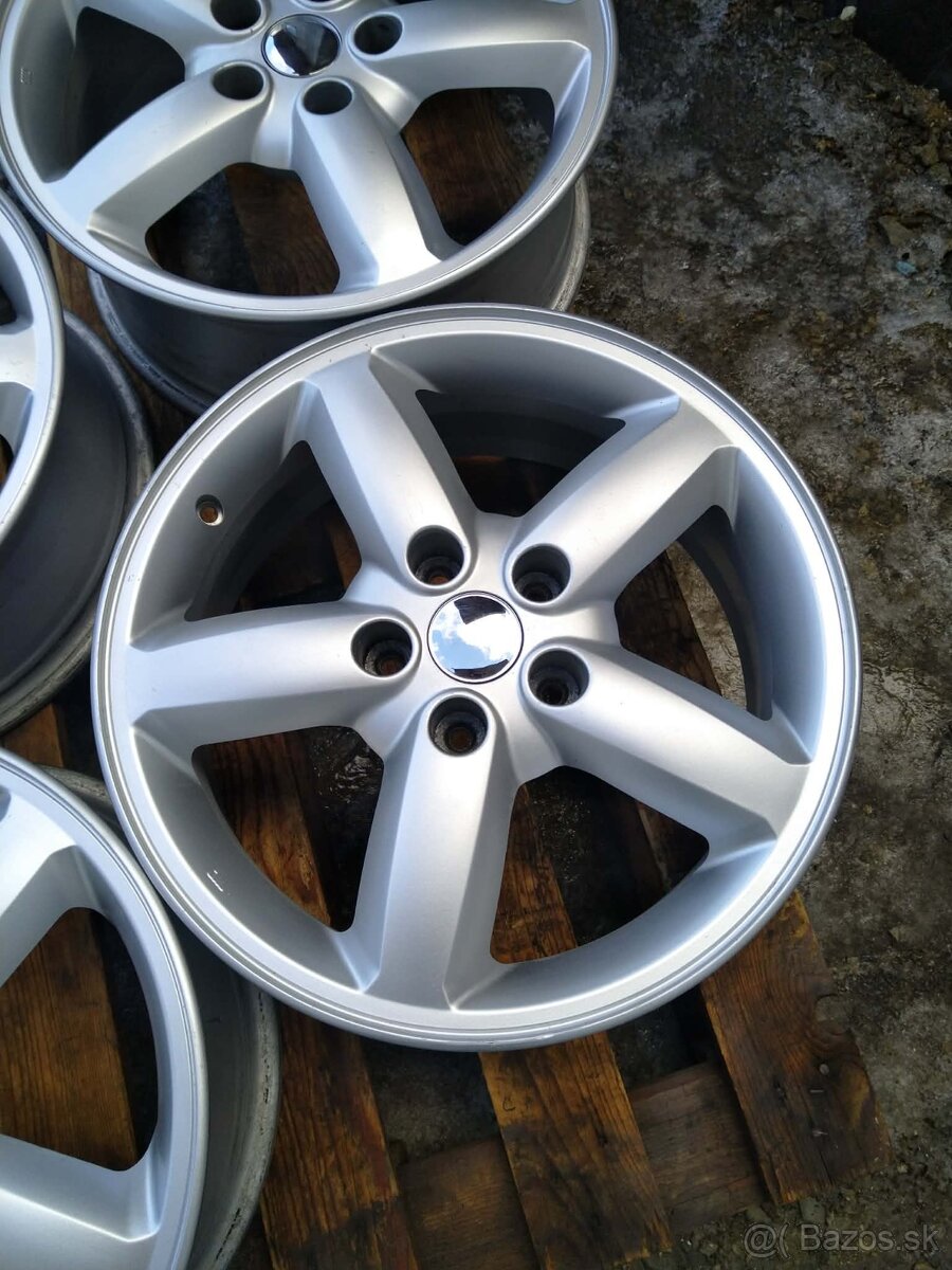 Alu 5 x 114,3 R 17 + pneu. - 4