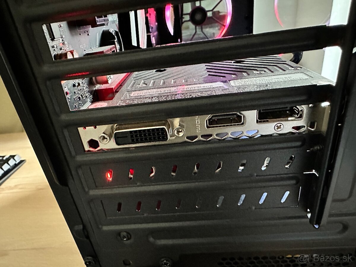 Herné počítač a monitor - 4