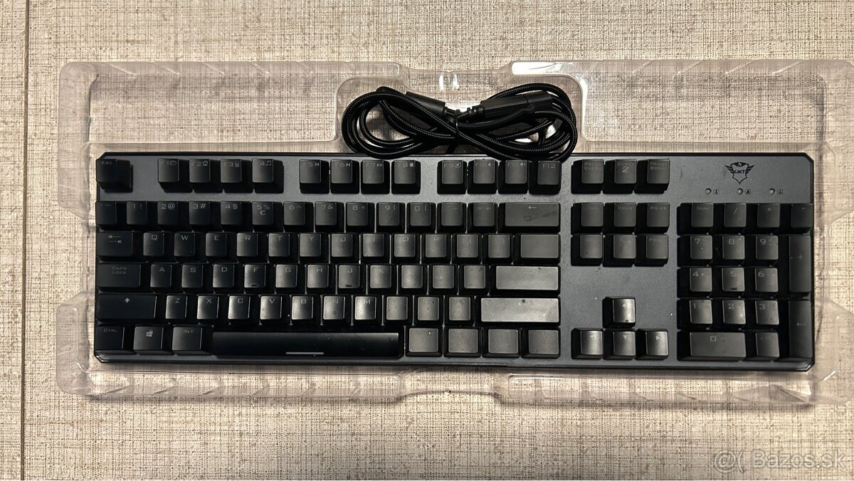 Trust Asta GTX mechanická herná klávesnica + Trust herná myš - 4