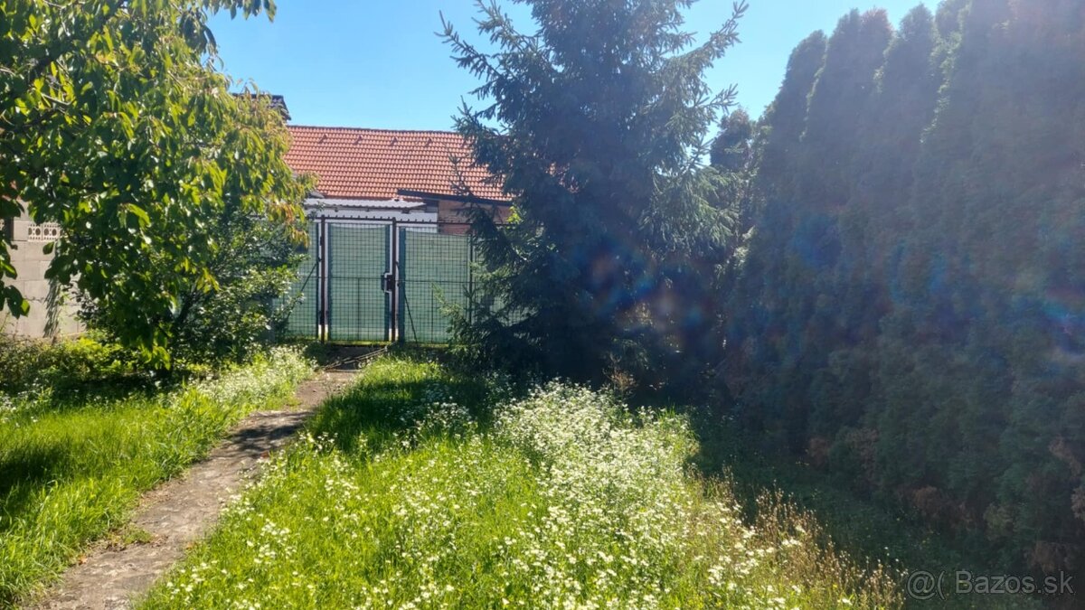 Očkov - Krásny viacgeneračný RD, 698 m2 pozemok na predaj - 4