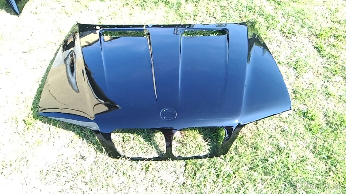 bmw x5 e53 kapota cierna pekna - 4