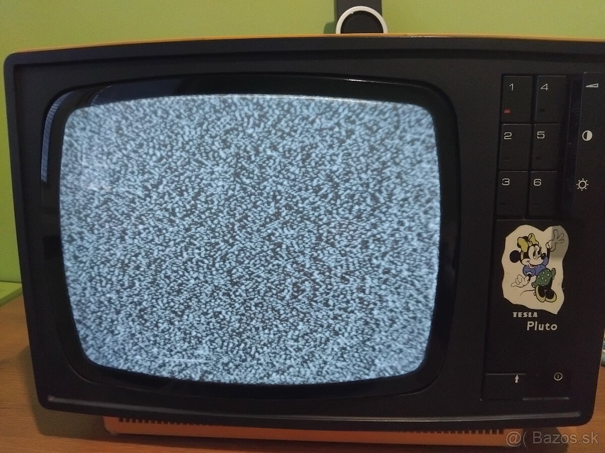 Televízor TESLA Pluto - 4