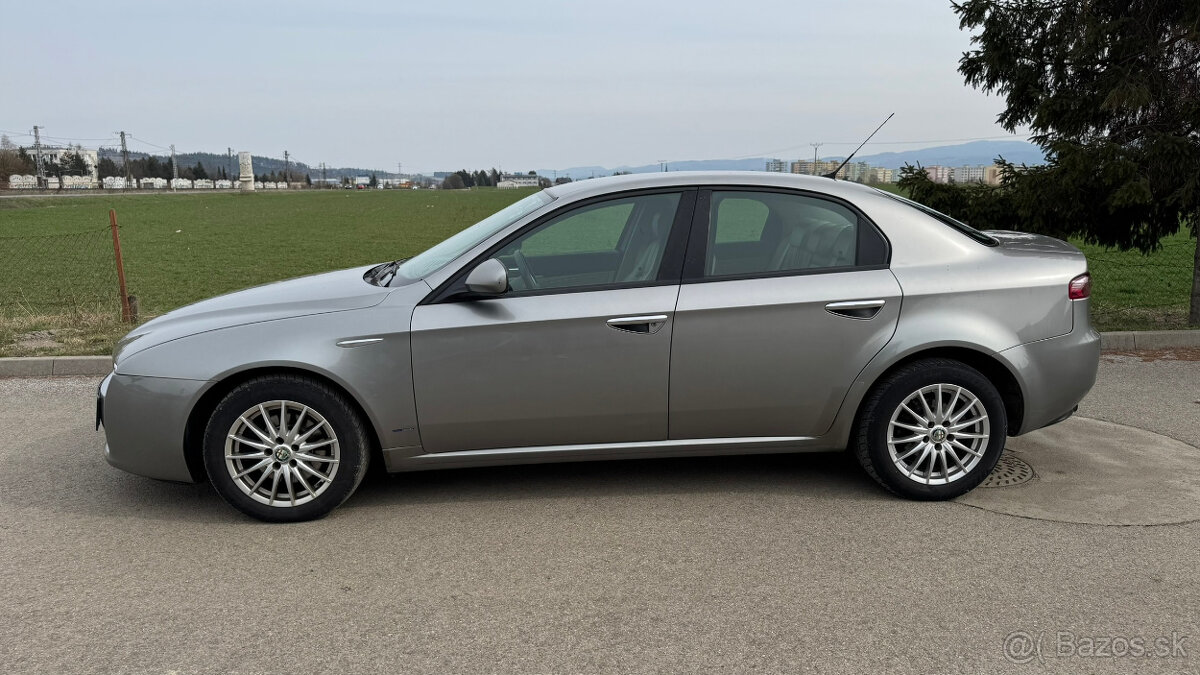 Alfa Romeo 159 1.9 JTD Medium - 4