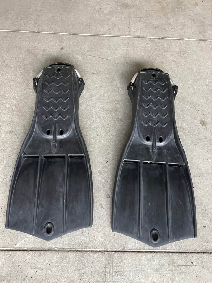 AQUALUNG ROCKET FIN 2 - 4