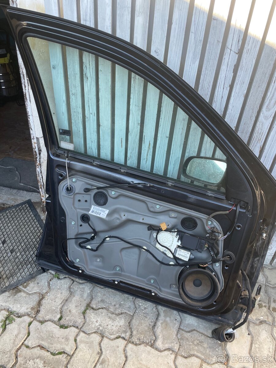 Golf 4 hatchback dvere - 4