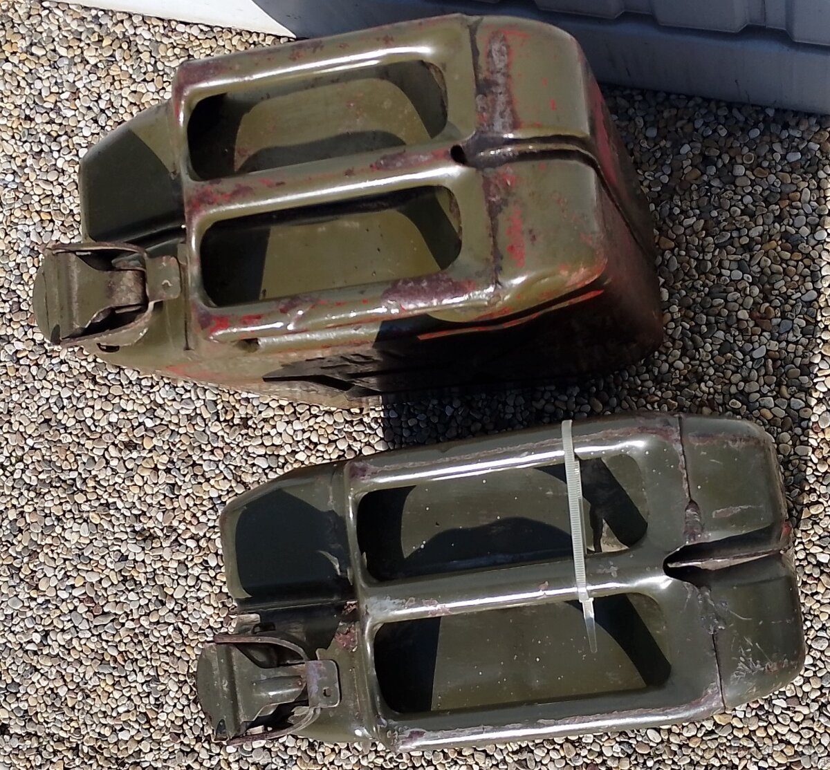 Plechové kanistre (bandasky) - 4