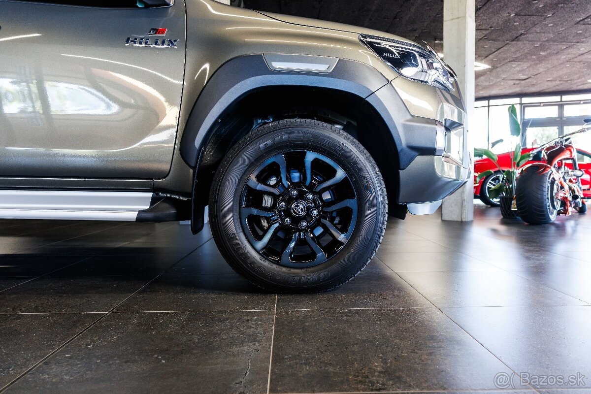 Toyota Hilux 2.8 D-4D Invincible - 4