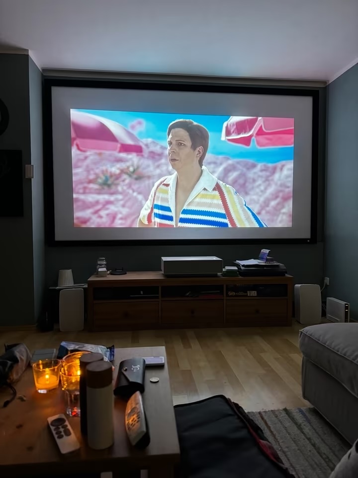 LG CineBeam HU715QW 4K Laser TV Beamer + platno - 4