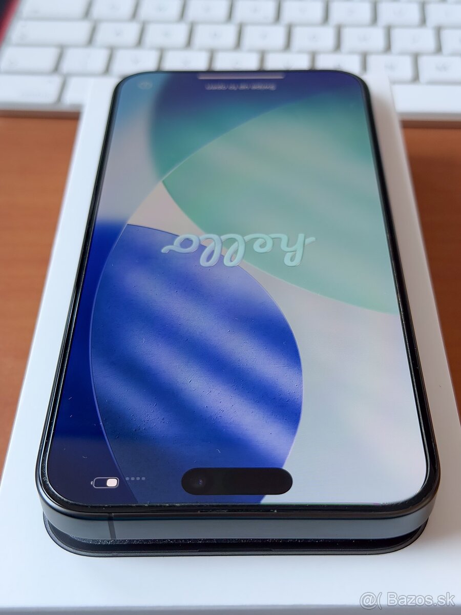 Apple iPhone 15 Pro Max 256GB Black Titanium - 4