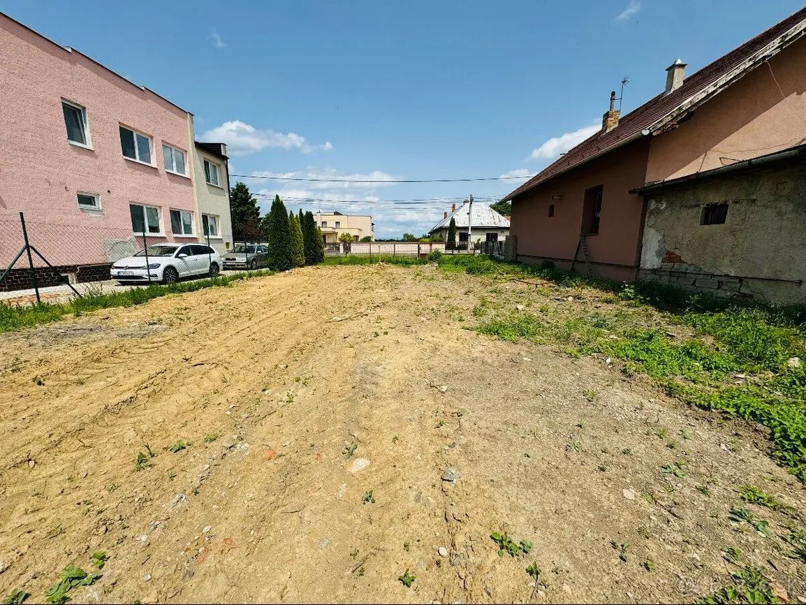 Pozemok na výstavbu dvoch rodinných domov – 1650 m² - 4