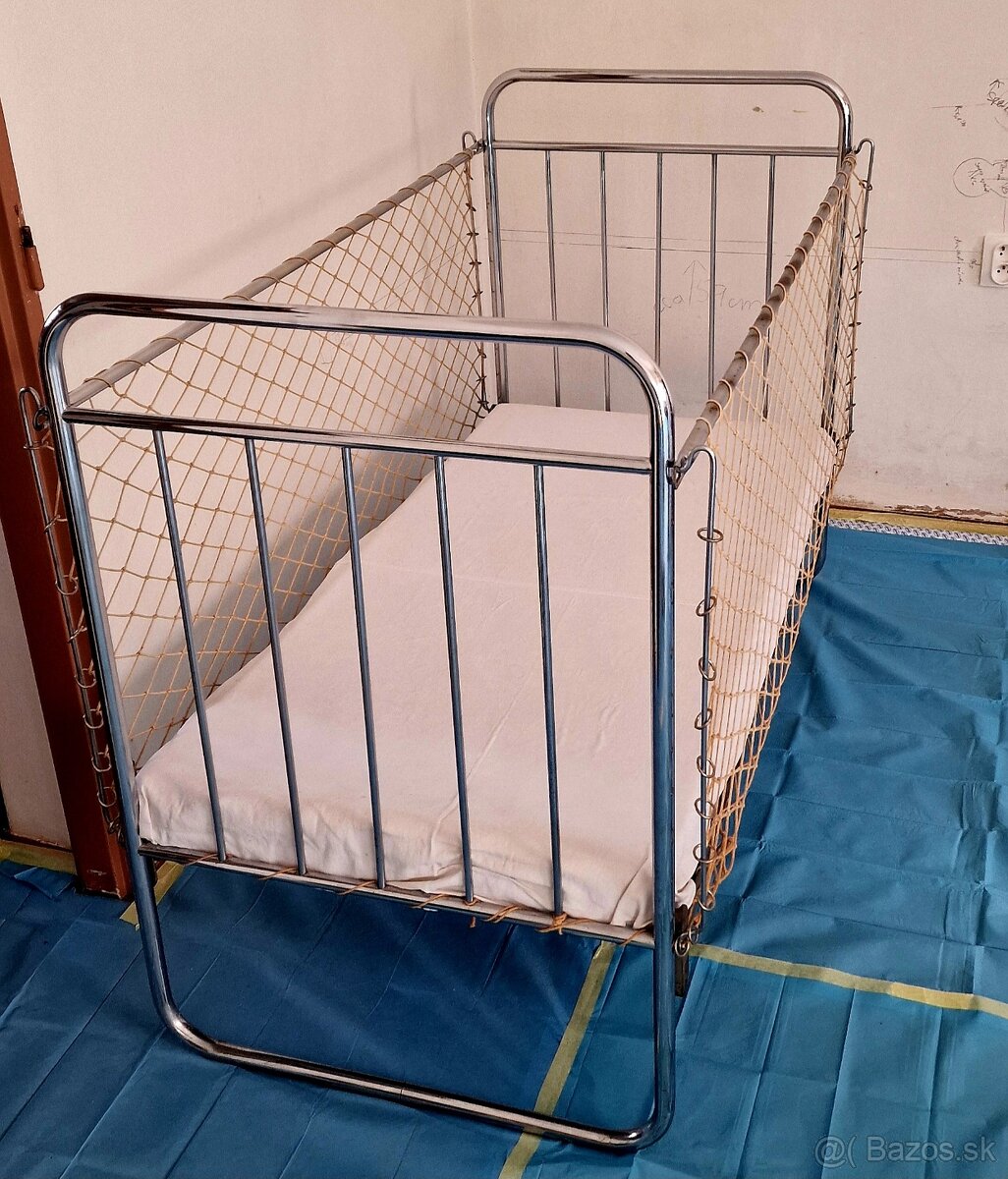 Predám retro detskú chromovú postieľku - 4