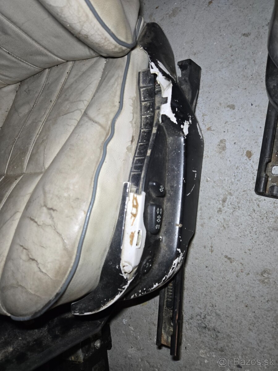 Rozpredám na diely _ Range rover - 4