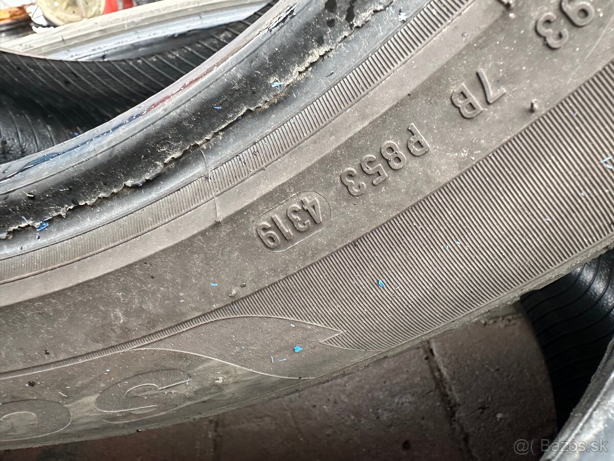 275/45 r20 - 4