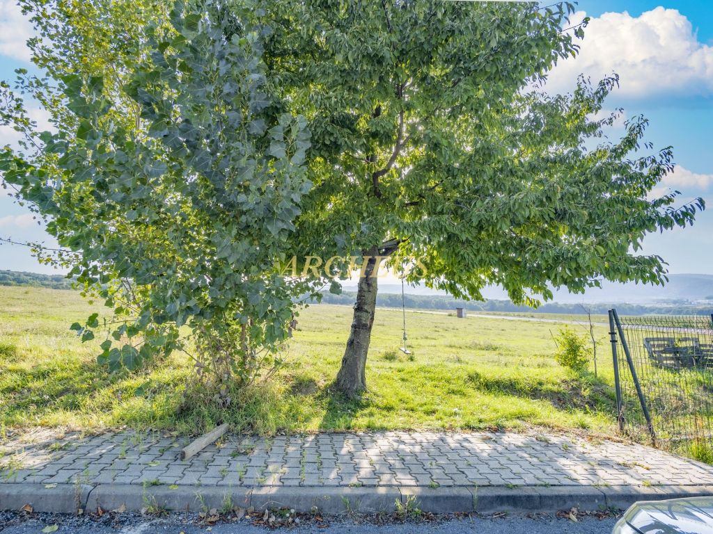 NA PREDAJ POZEMOK, ZÁBORSKÉ, 938m2 - 4