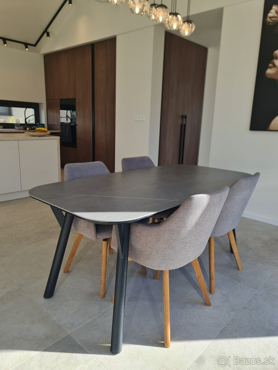 Jedálenský stôl a stoličky - 4