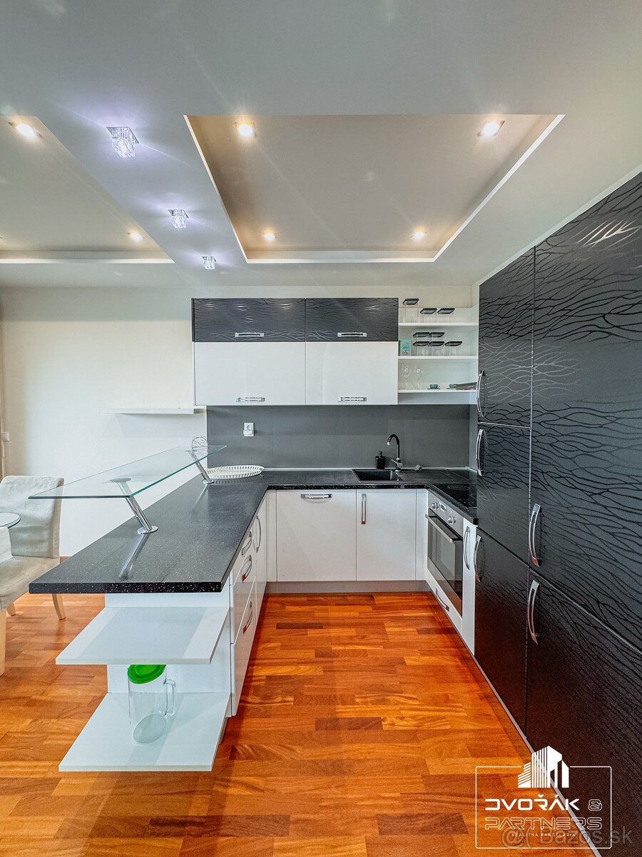 EXKLUZÍVNE 3 izbový byt v centre mesta na Komenského ulic - 4