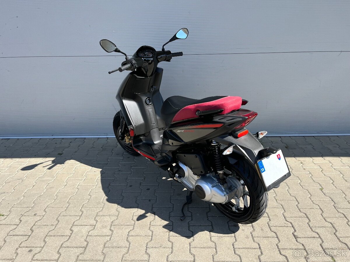 Aprilia SR Motard 125 - 4