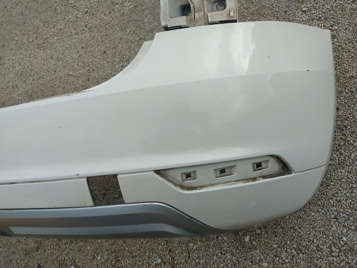 Škoda yeti facelift zadny naraznik 5L6 - 4