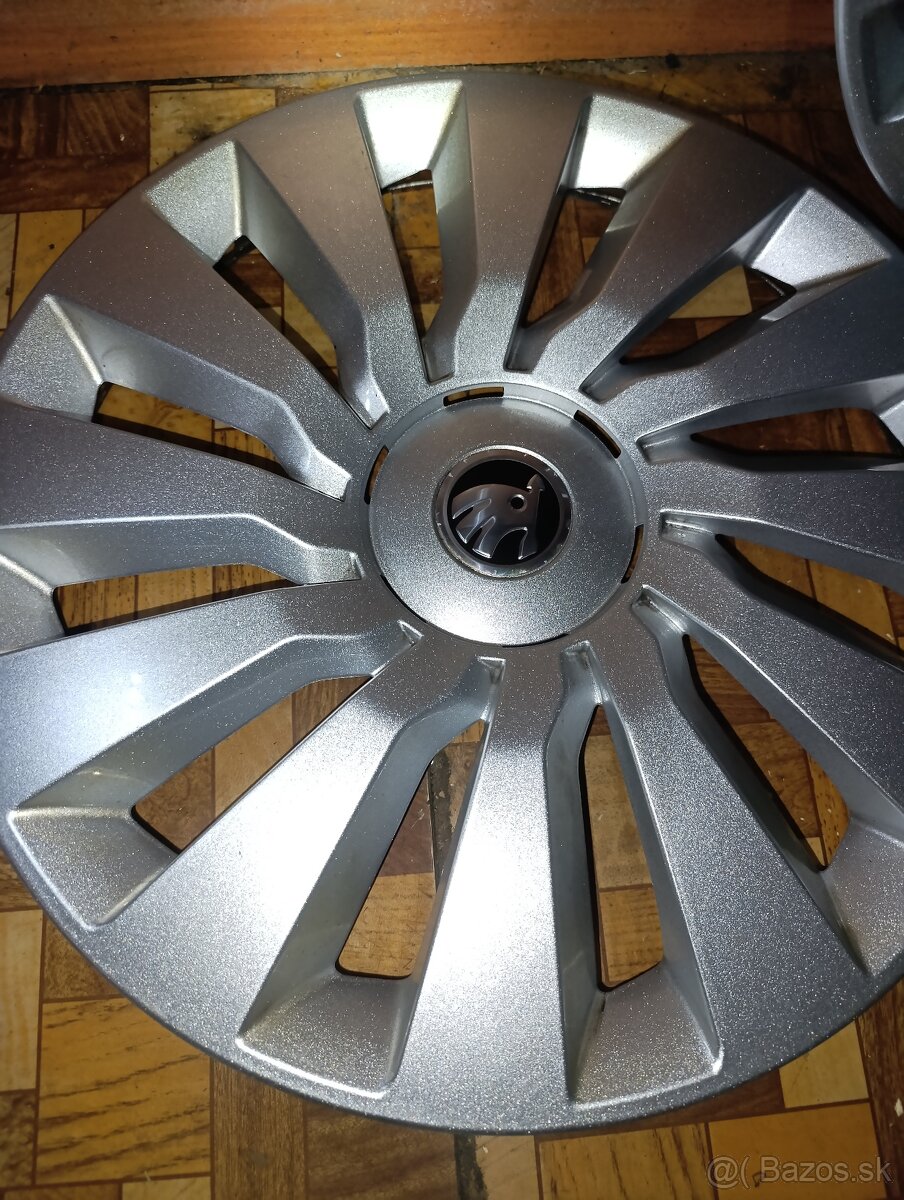 Predam puklice škoda Octavia 2 r16 - 4