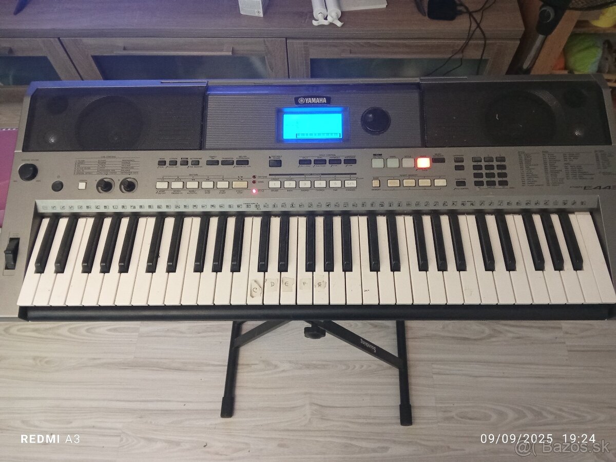 klavesy Yamaha E443 - 4