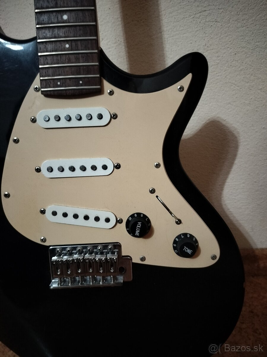Elektrická gitara LAG čierna - 4