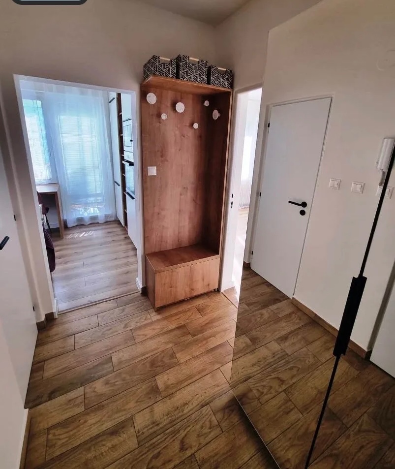 Prenajom 1 izbovy byt v BB - 4