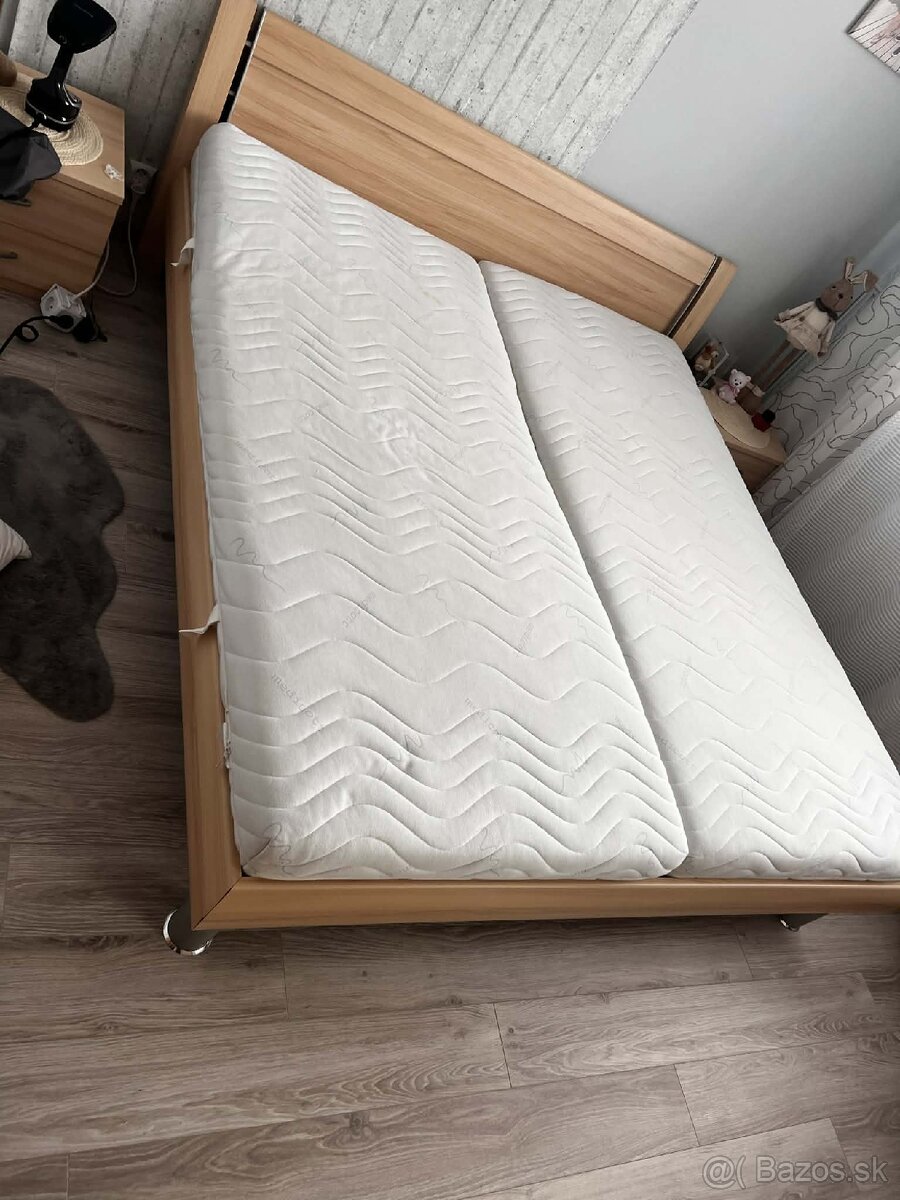 Postel + dva nočne stoliky - 4