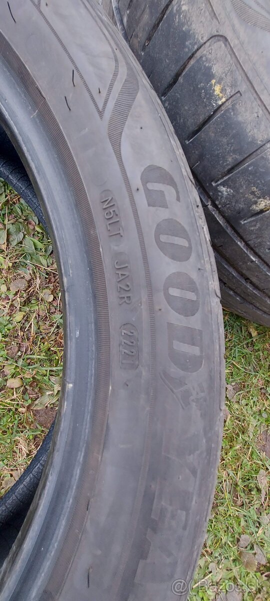 Letné pneu Good Year efficientgrip performance 215 50 R19 - 4