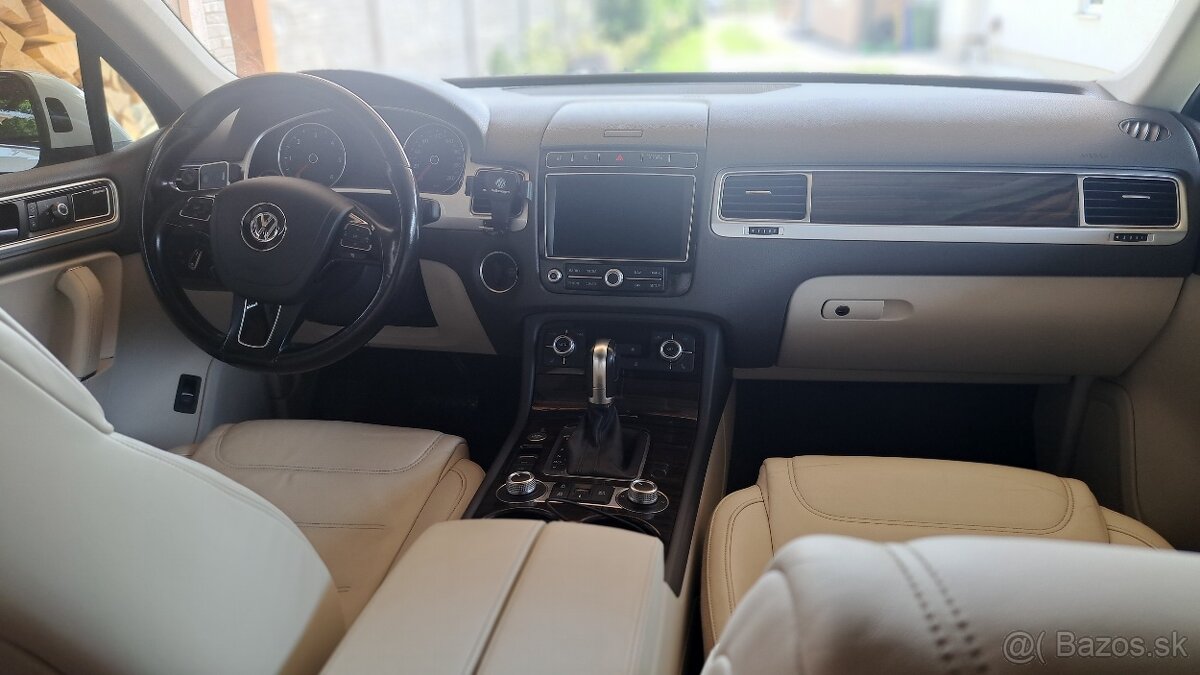 Predám VW Touareg R-Line - 4