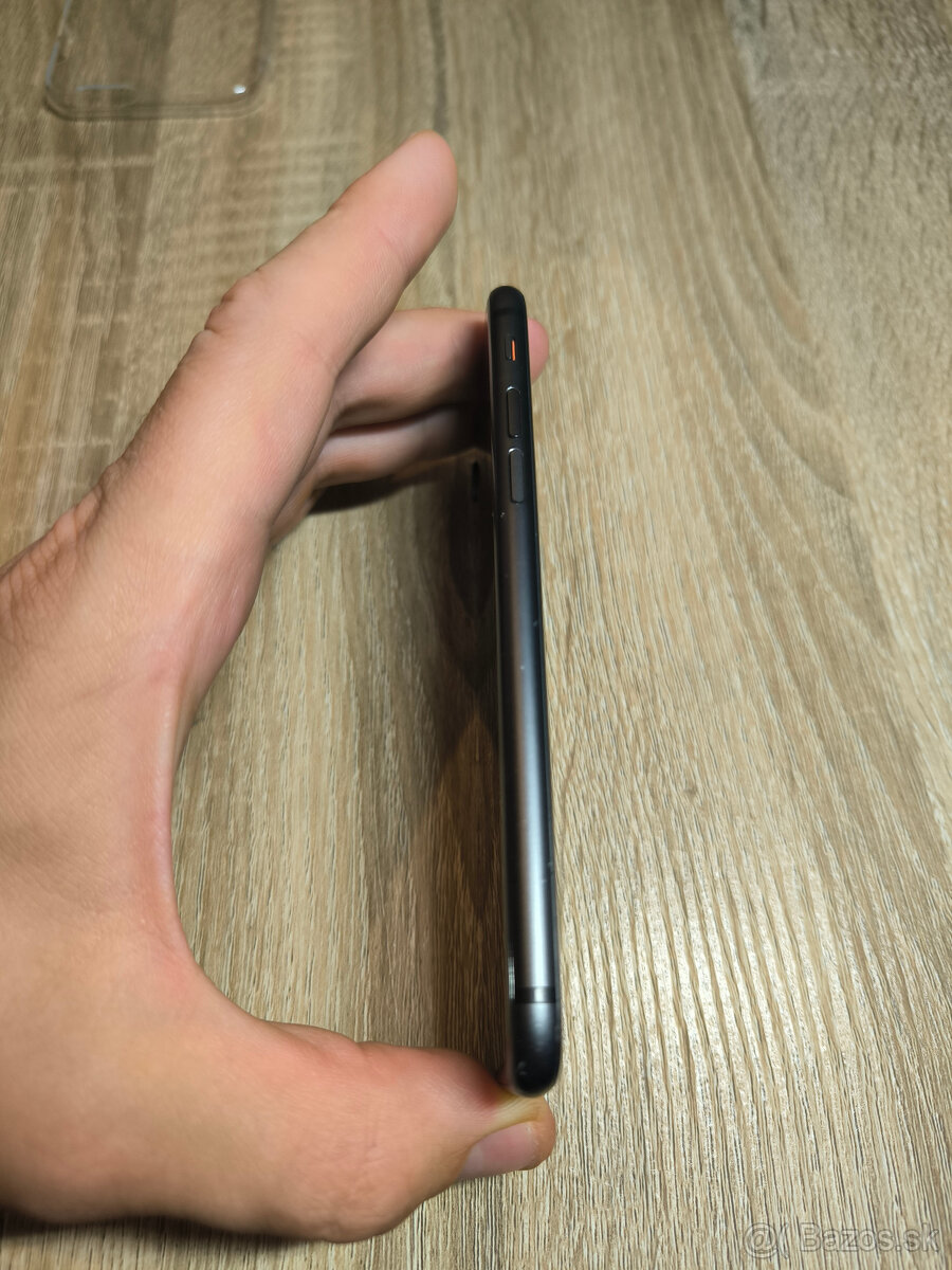 iPhone 8 64GB 100% batéria - 4