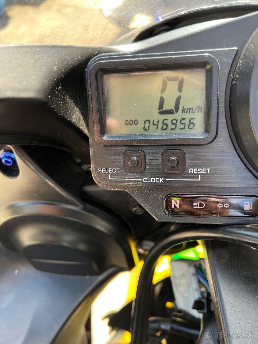 Yamaha R6 - 4