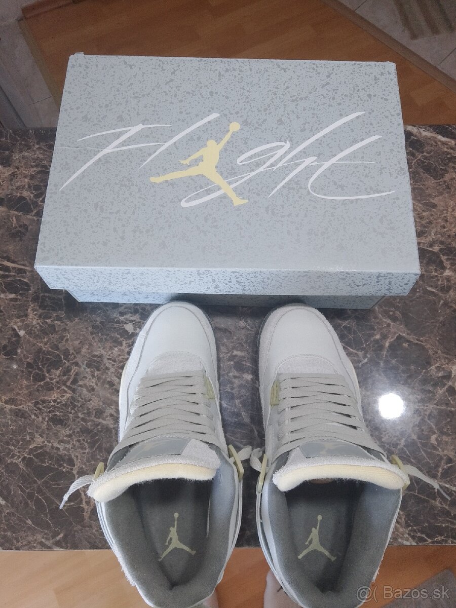 Air Jordan 4 Retro SE Craft Photon Dust - 4