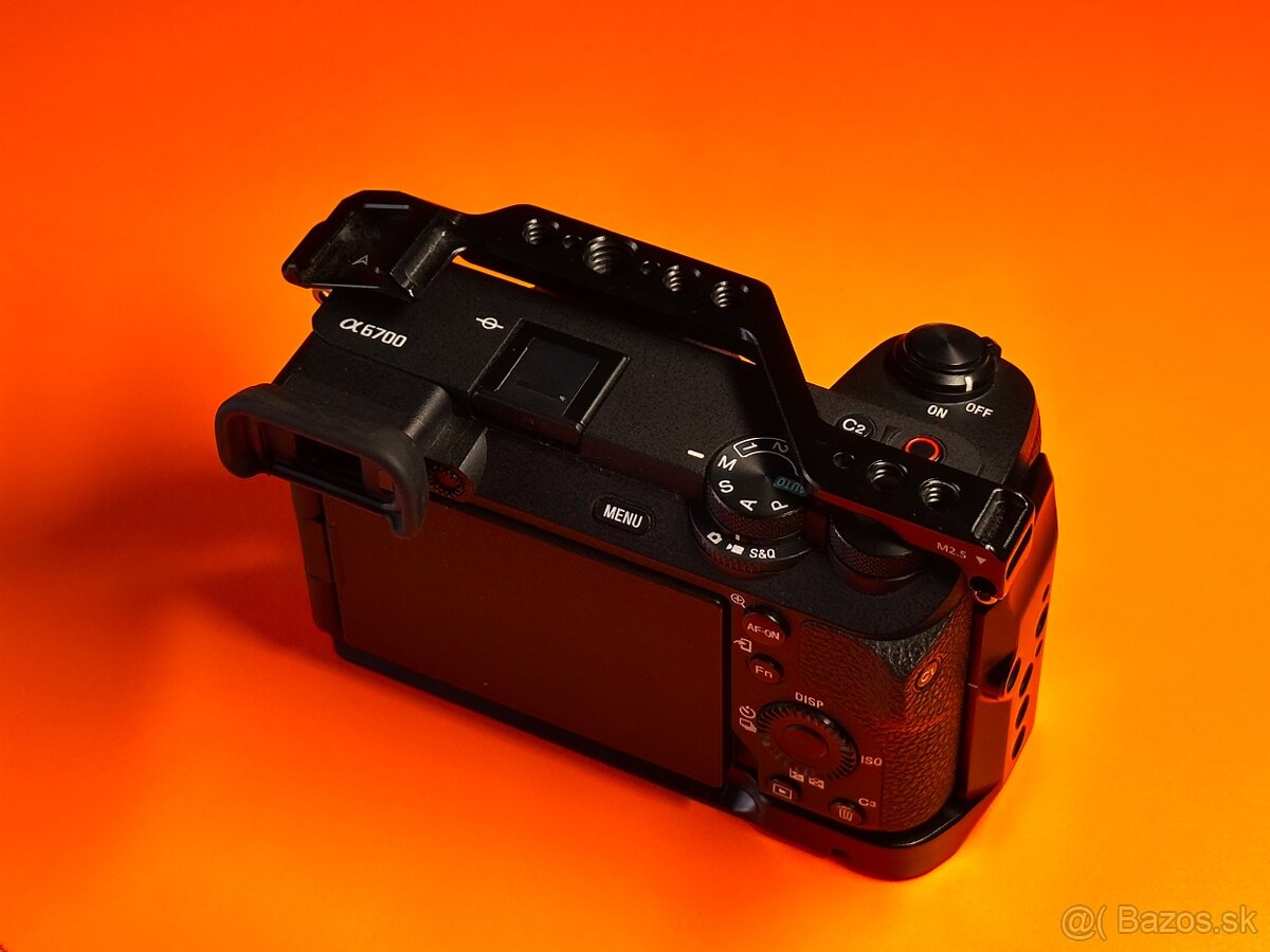 SONY A6700 + SmallRig klietka - 4