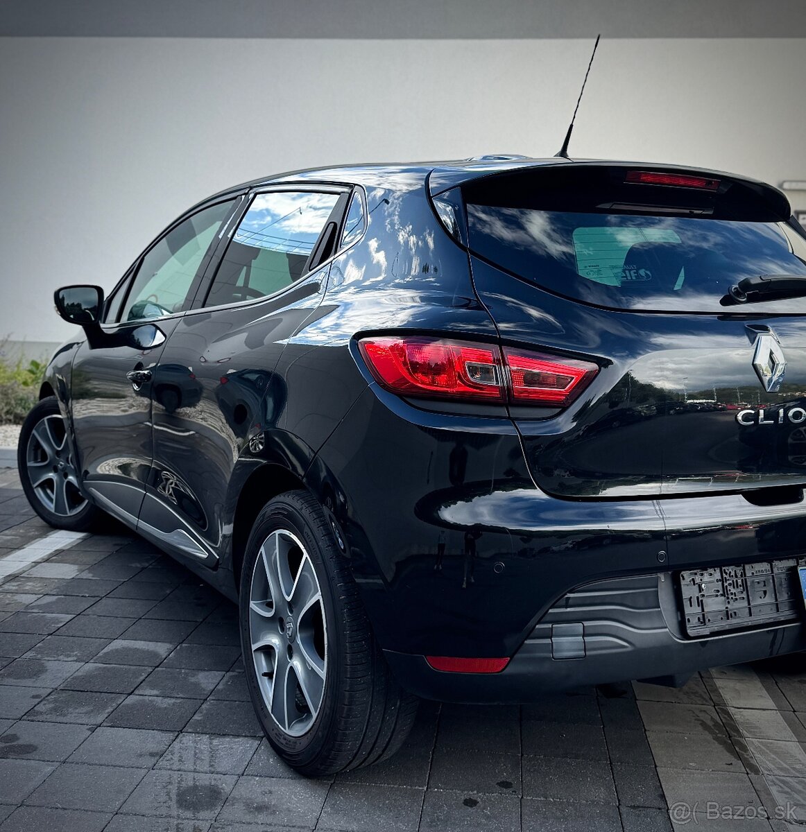 RENAULT CLIO 1.2i - 4