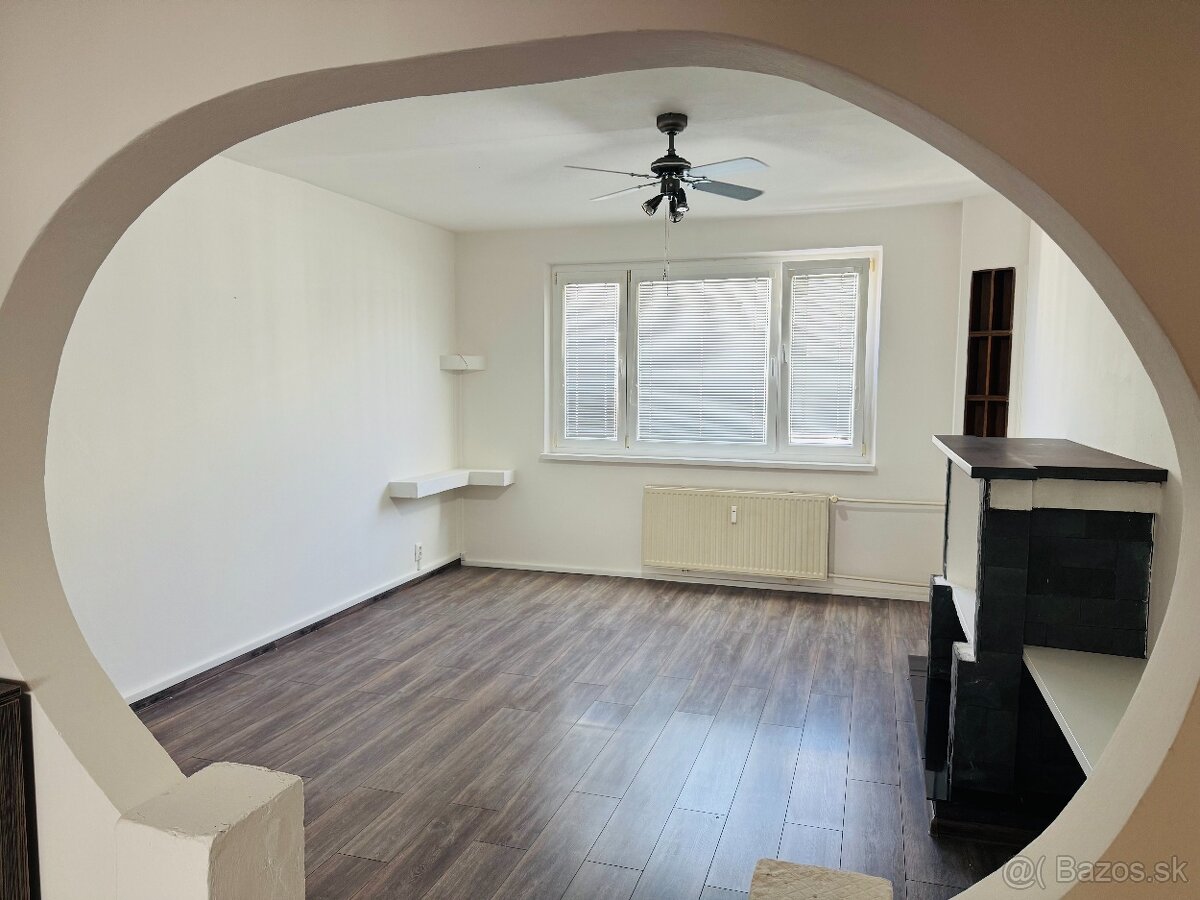 ZNÍŽENÁ CENA na predaj 3-izbový byt po čiast. rekonštrukcii - 4