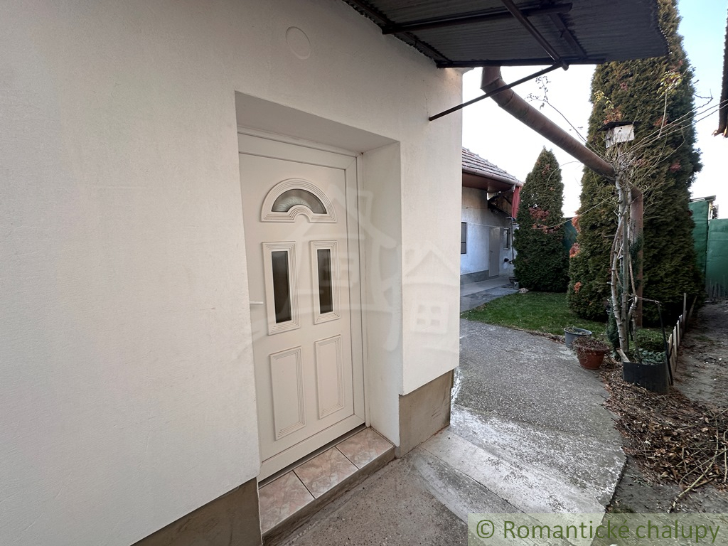 Predaj dlhého vidieckeho domu v Andovciach – pokojná lokal - 4