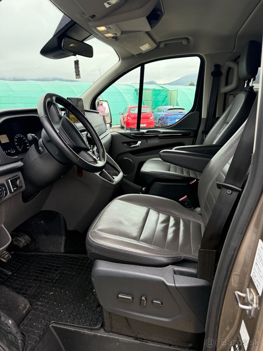 Ford Turneo Custom - 4