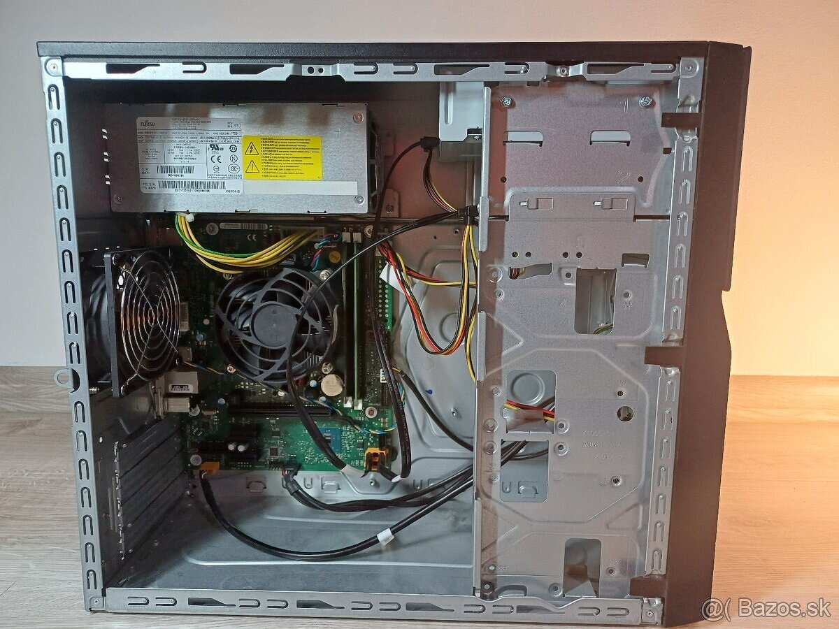 PC Fujitsu Esprimo - 4