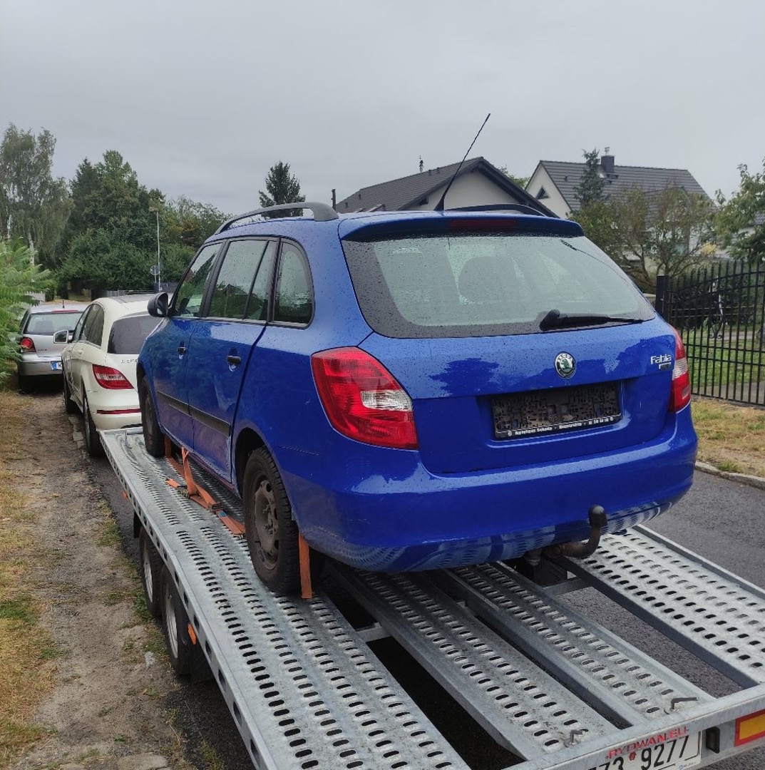 Skoda Fabia 2 1.4 MPI kombi modrá - 4