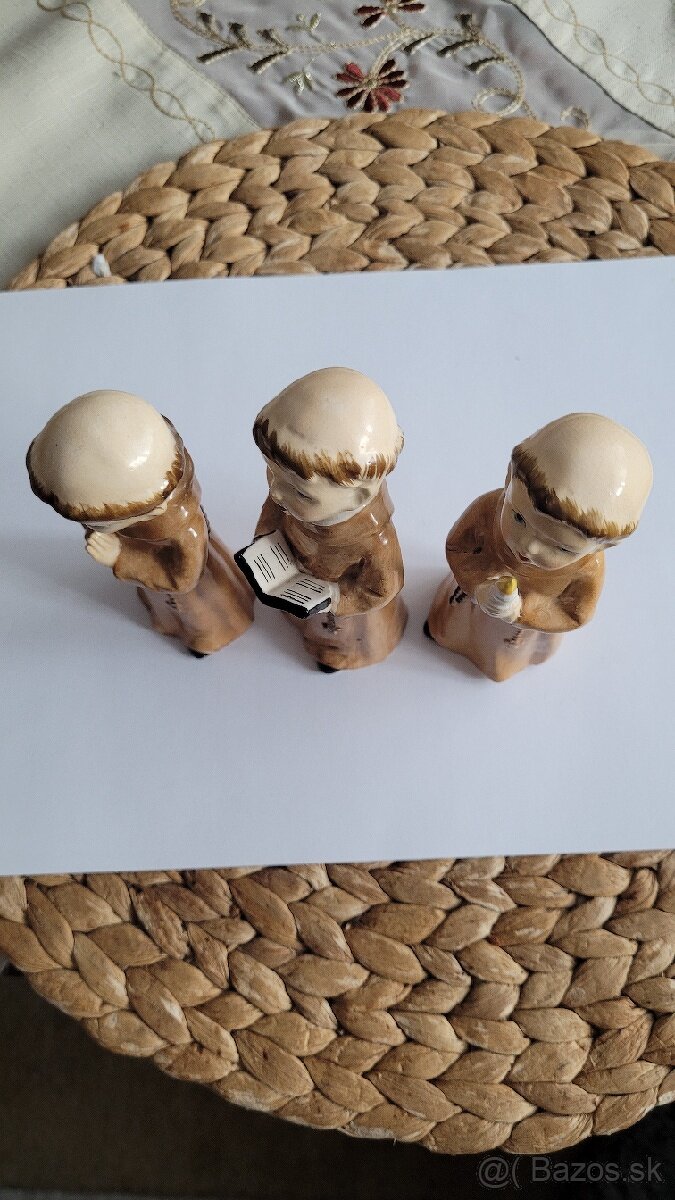 Traja mnísi z porcelánu - 4