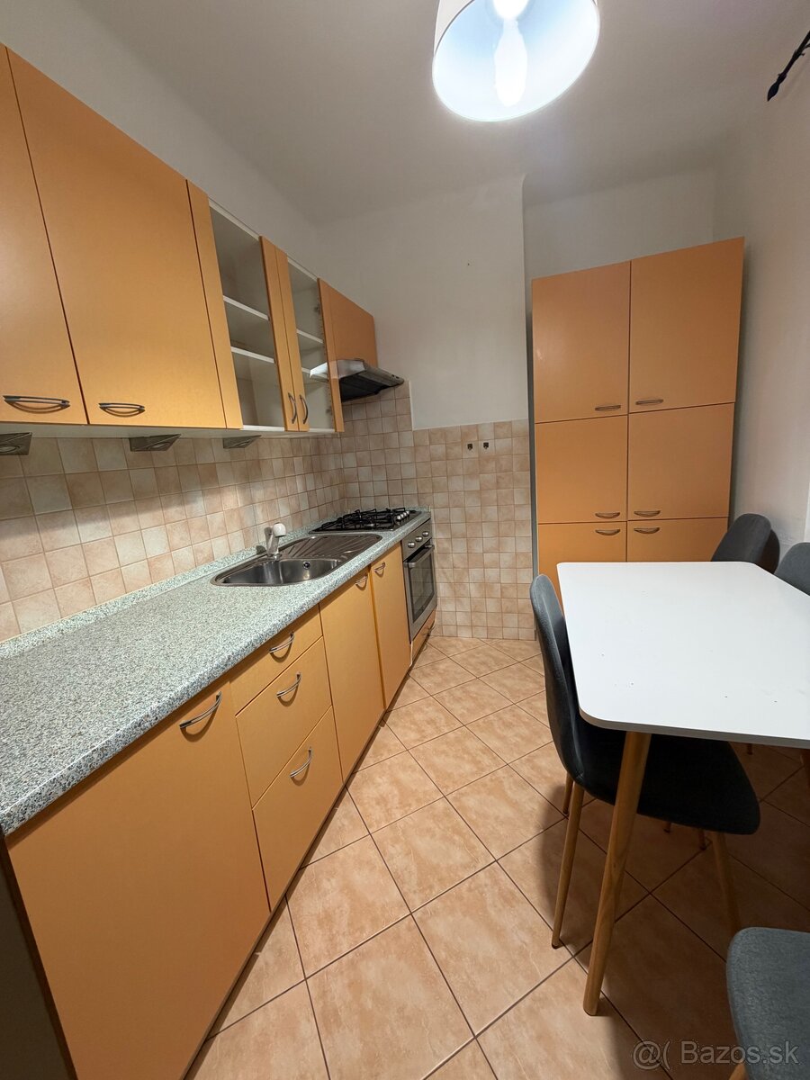 Prenájom 2-izbového bytu - 4
