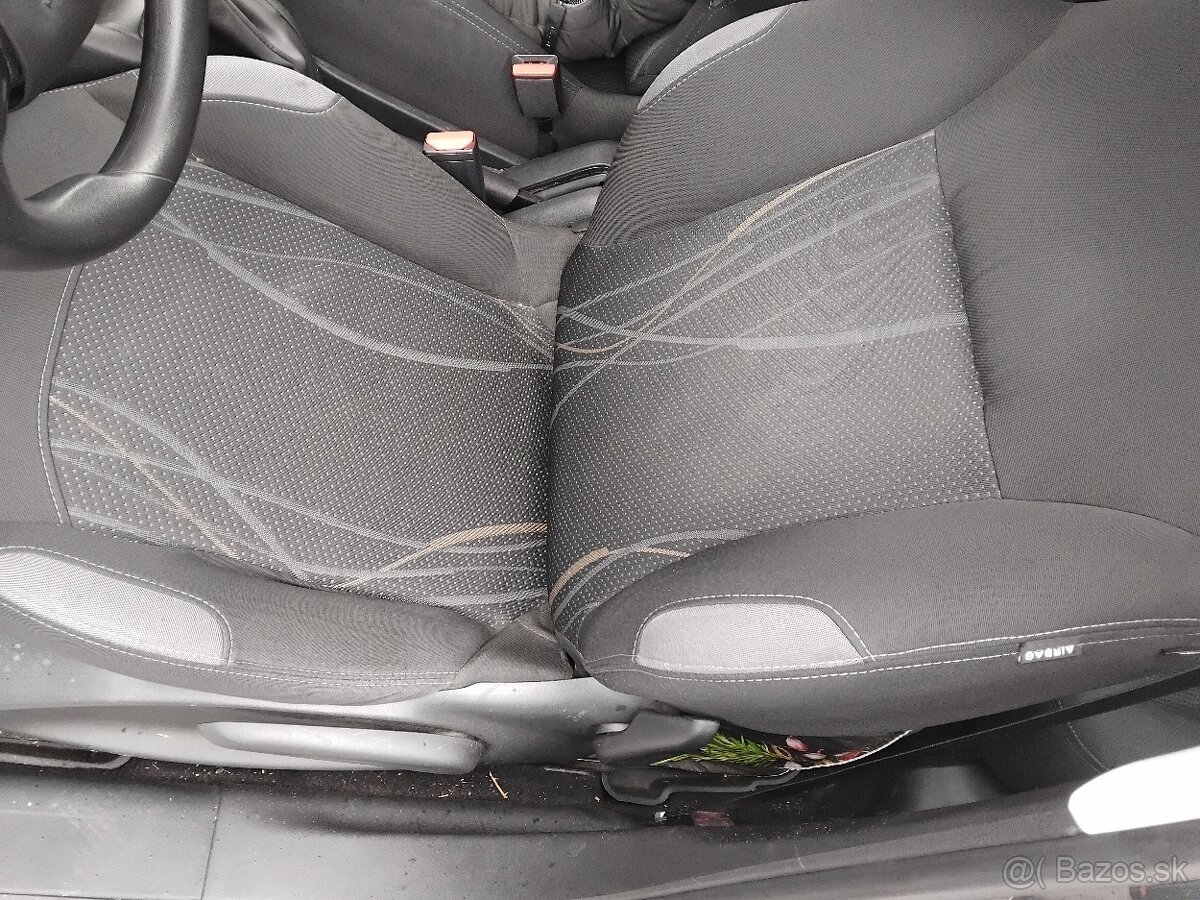 Peugeot 208 - 4