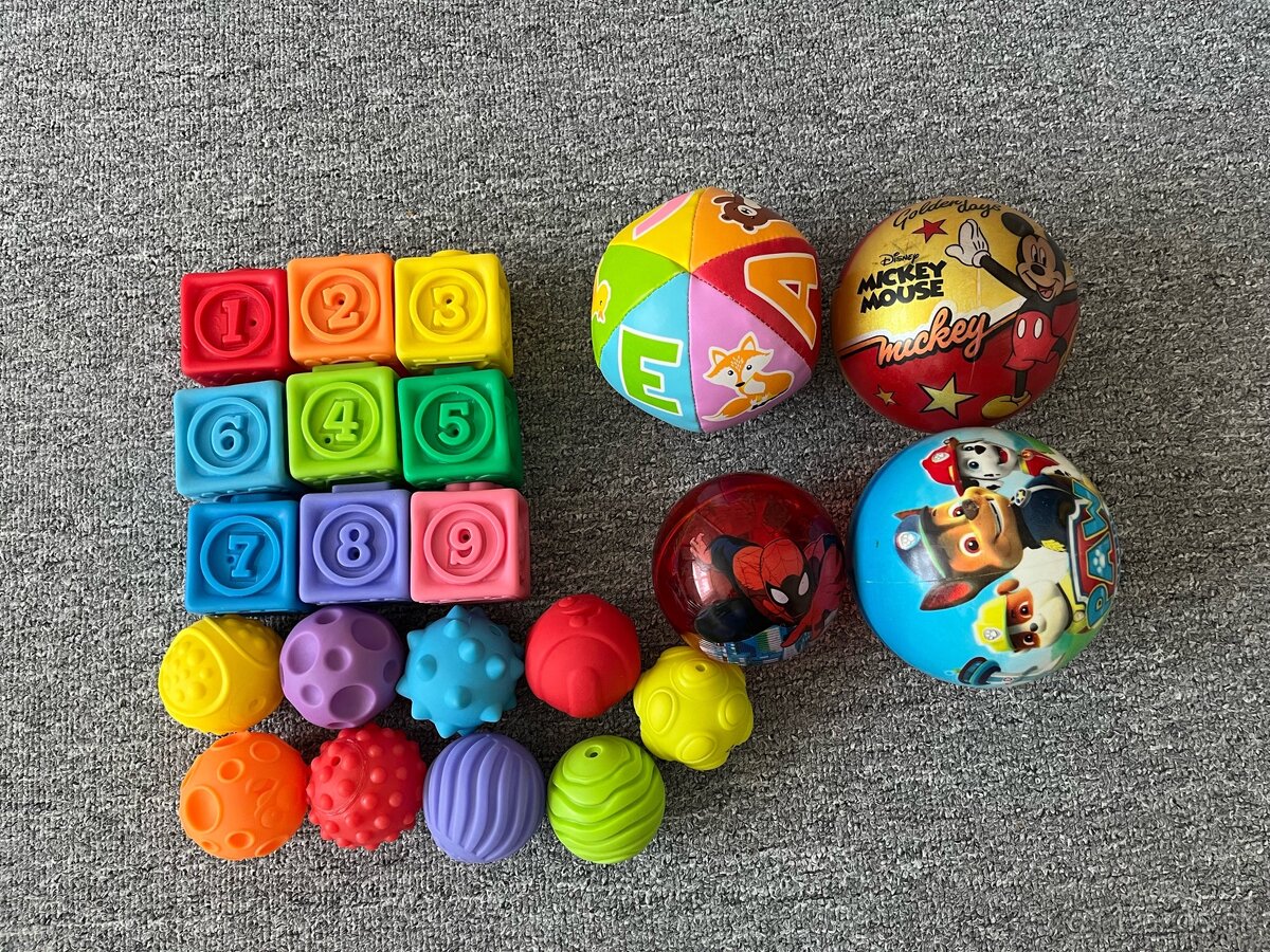 Hračky pre najmenších, kocky a loptičky - 4