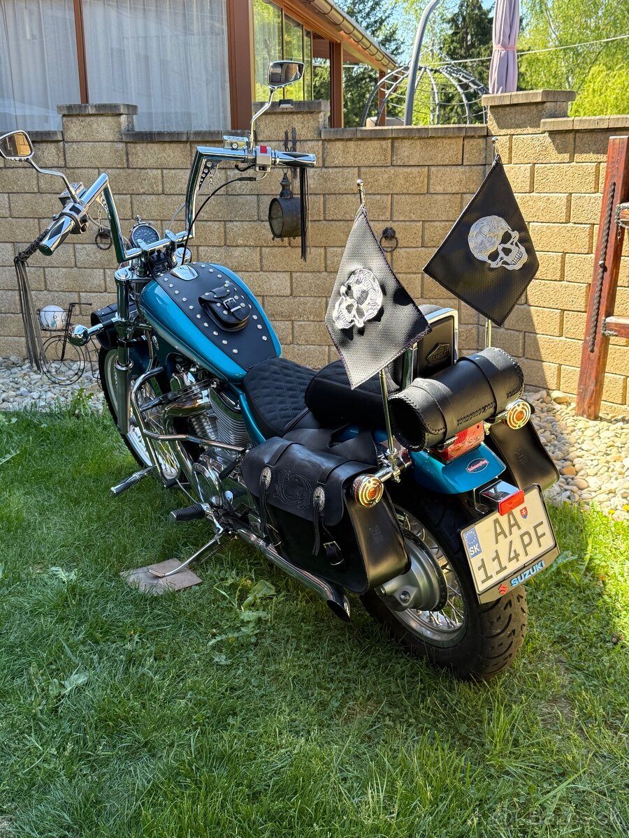 Suzuki VS 800 - 4