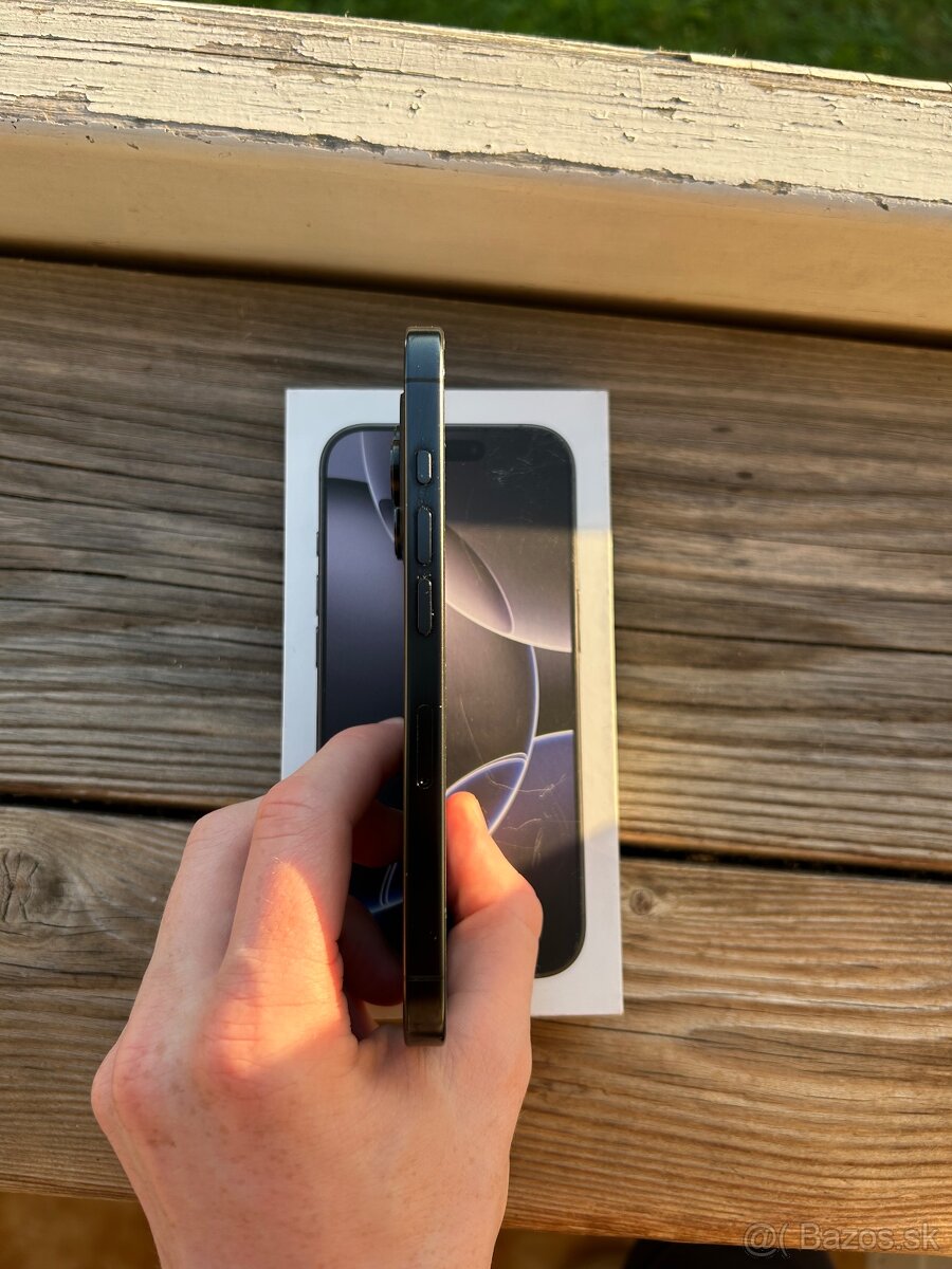 iPhone 16 PRO - 4
