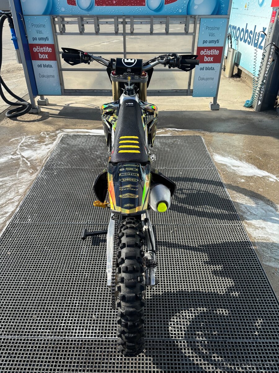 Suzuki RZM 250