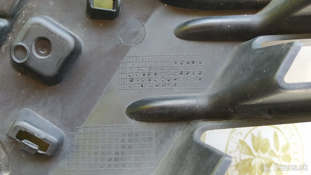 Renault -Maska Captur 623102335R- rok 2017 - 4