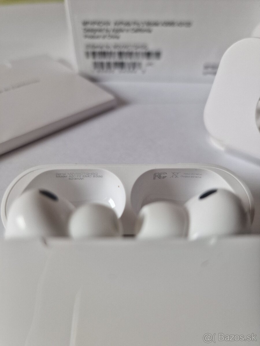 Apple AirPods pro 3 - 4